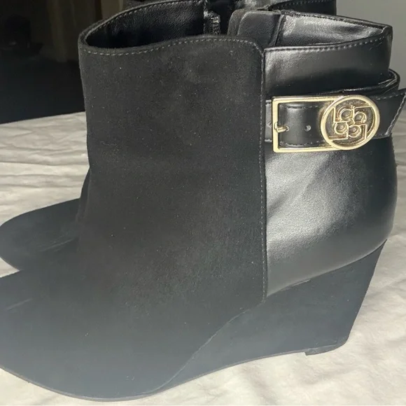 Elegant Black Ankle Boots - Picture 2 of 6